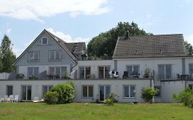 Appartementhaus am Schmollensee mit Seeblick